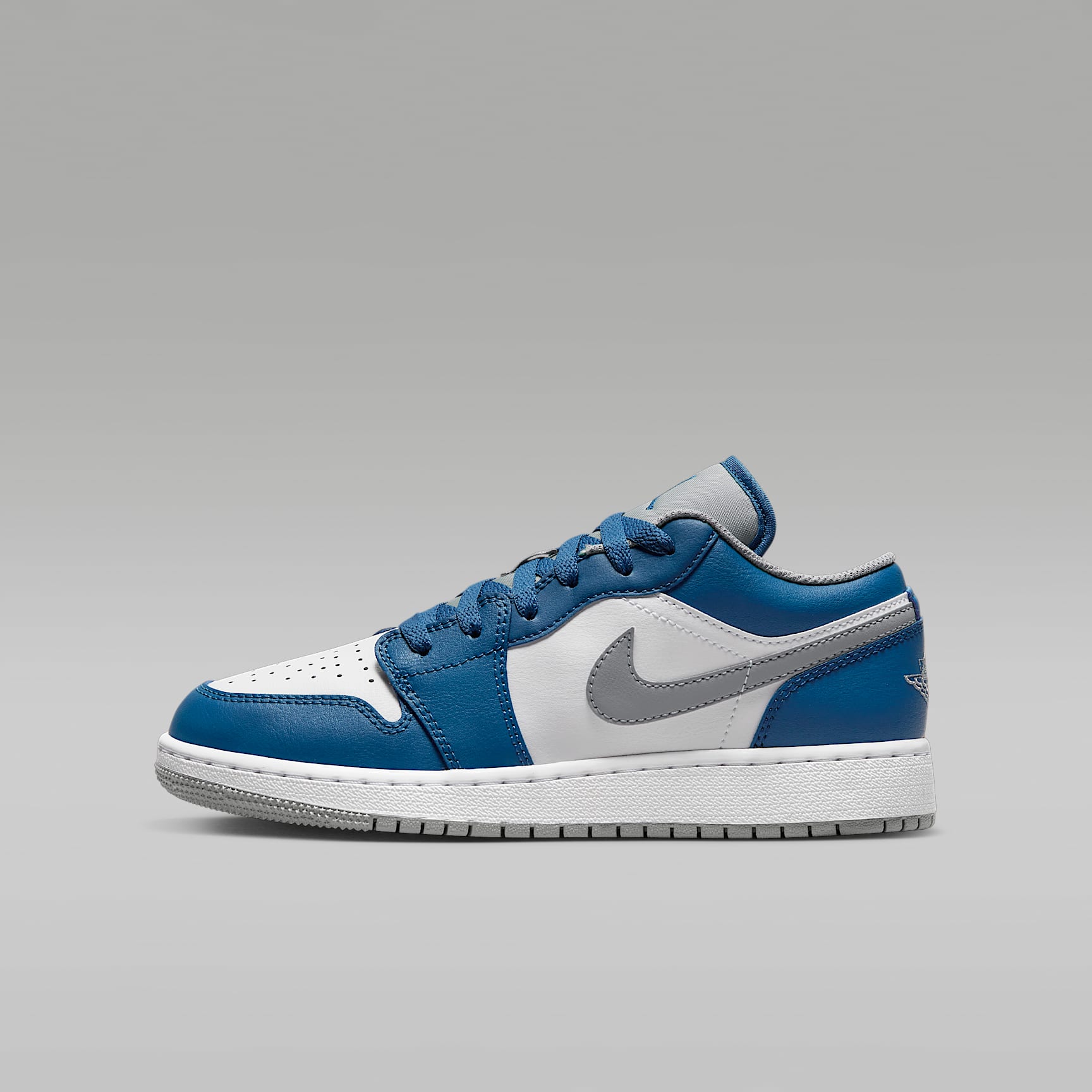 Air Jordan 1 Low Older Kids' Shoes. Nike SG